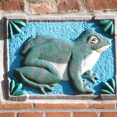 Apartments Im Froschhaus Mit Fruehstueckskuechen Friedrichstadt Szoba fotó