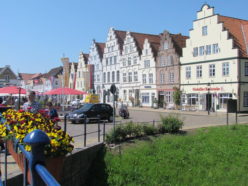 Apartments Im Froschhaus Mit Fruehstueckskuechen Friedrichstadt Kültér fotó