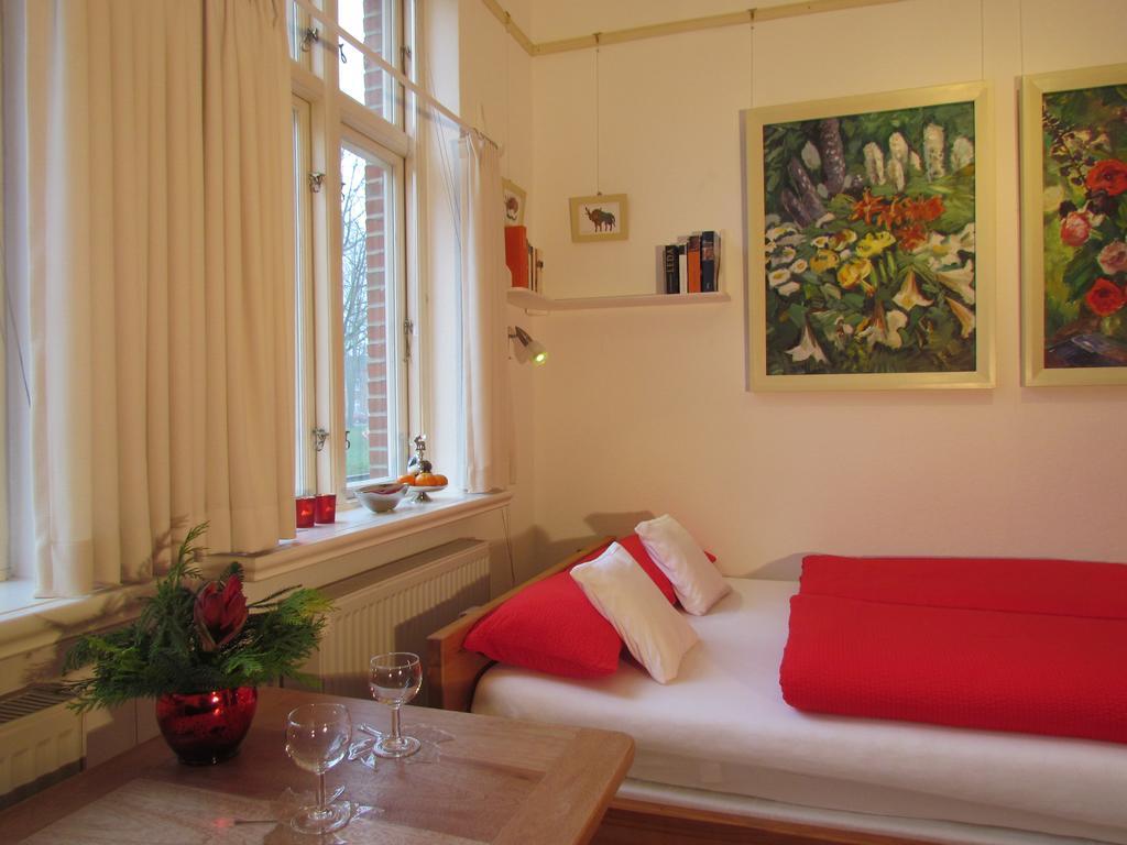 Apartments Im Froschhaus Mit Fruehstueckskuechen Friedrichstadt Szoba fotó